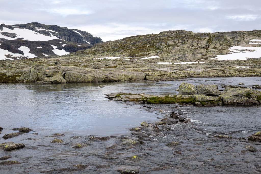 Vadeplass ved fjellvann nær Finse på Hardangervidda.