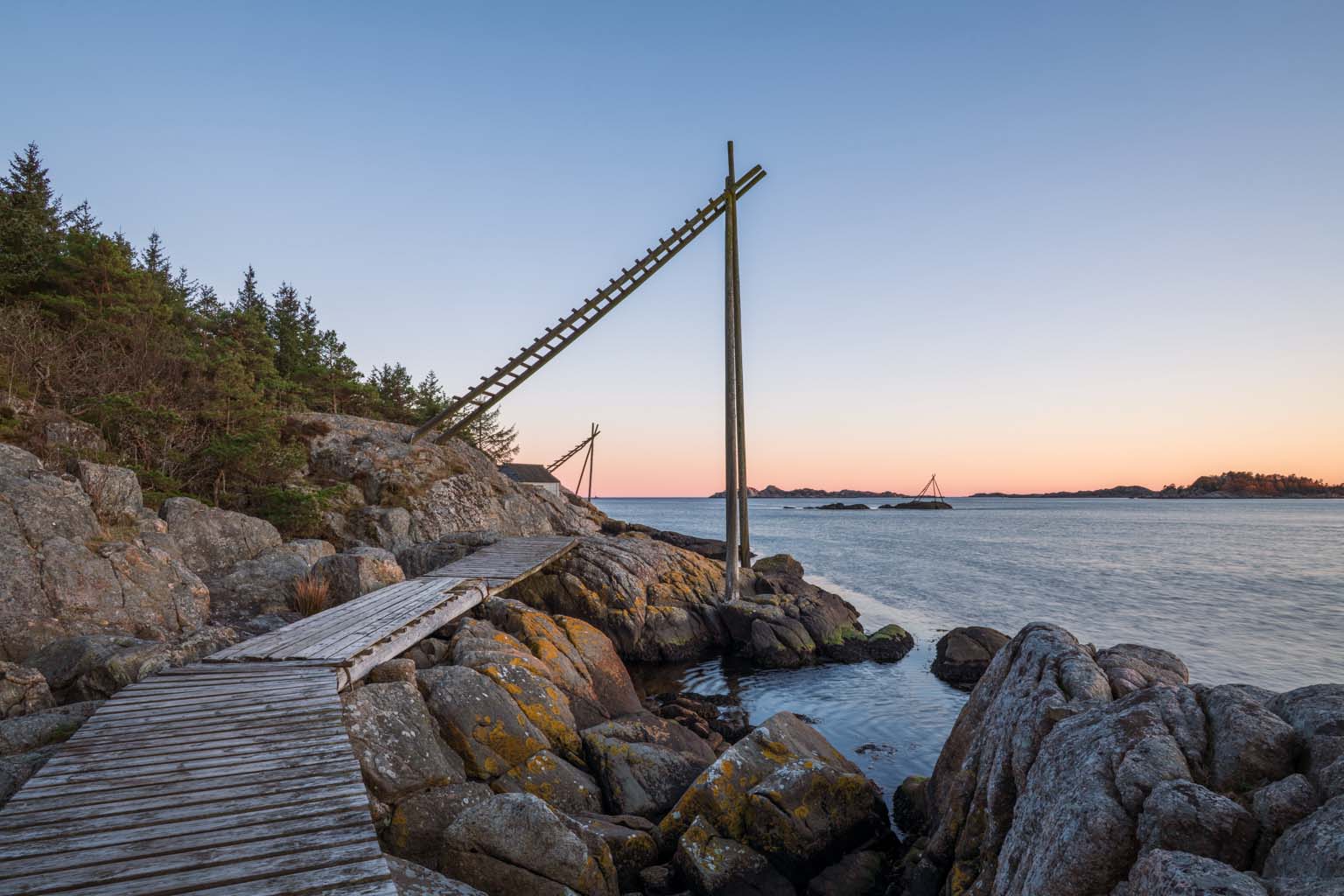 Laksestige ved Østerland i Mandal i solnedgang.