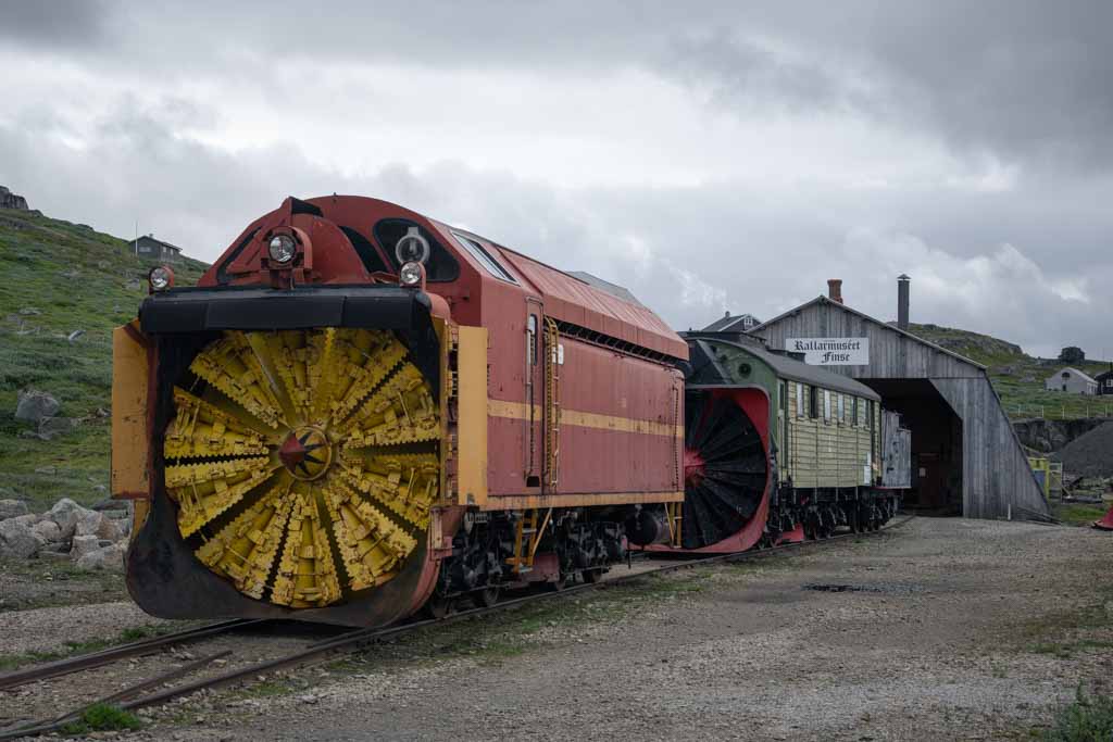 Rallarmuseet ved Finse omgitt av høyfjellsterreng på Hardangervidda.
