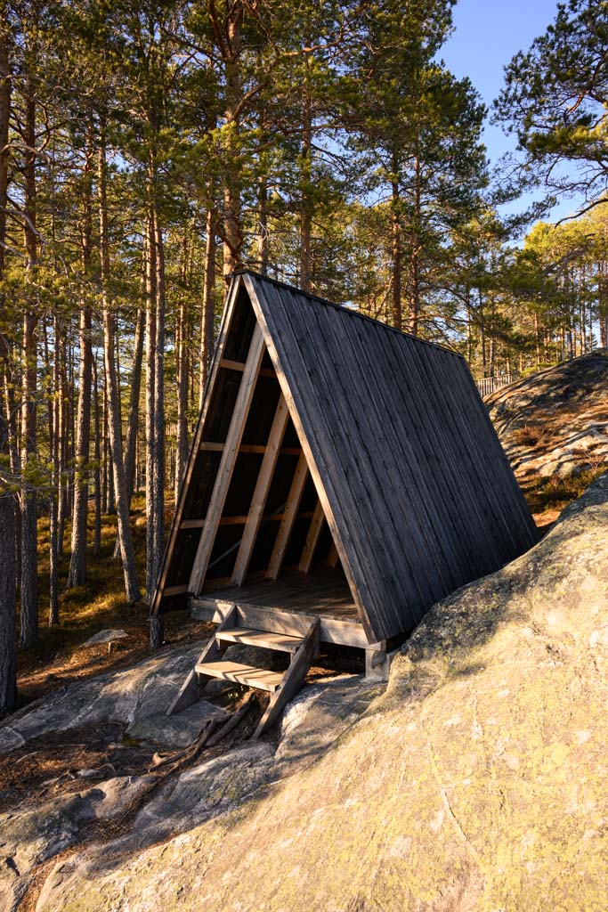 Gapahuk ved Tretoppvegen i Fyresdal.